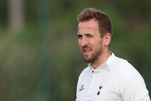 Kane zur Vorbereitung bei Tottenham erschienen