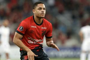 Barca verpflichtet Brasilianer Vitor Roque