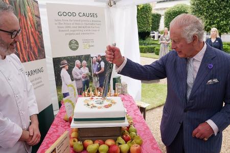 König Charles III.: Zum Charity-Jubiläum schneidet er den Kuchen an König Charles III.: Zum Charity-Jubiläum schneidet er den Kuchen an