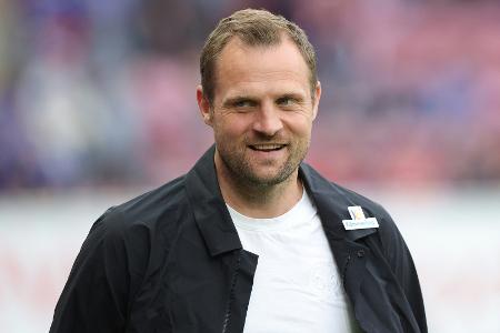 Mit Trauerflor für Bopp: Mainz gewinnt Testspiel in Koblenz Mit Trauerflor für Bopp: Mainz gewinnt Testspiel in Koblenz
