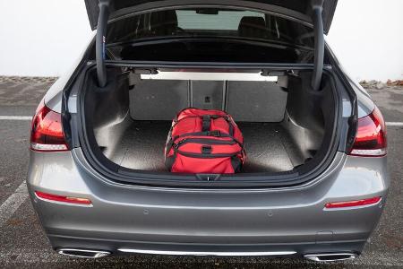 Gebrauchtvergleich Mercedes A-Klasse Audi A3 Limo