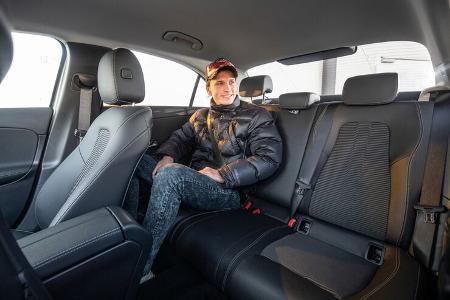 Gebrauchtvergleich Mercedes A-Klasse Audi A3 Limo
