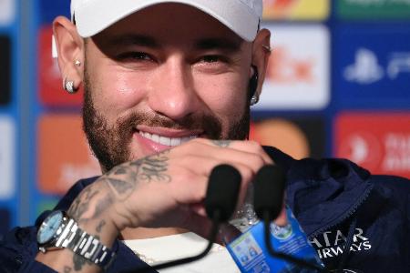 Neymar sieht Zukunft bei PSG und in der Nationalmannschaft Neymar sieht Zukunft bei PSG und in der Nationalmannschaft