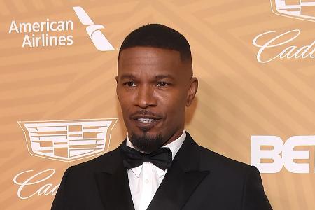 Jamie Foxx meldet sich nach gesundheitlichen Problemen wieder zurück Jamie Foxx meldet sich nach gesundheitlichen Problemen wieder zurück
