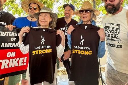 Jane Fonda und Lily Tomlin schließen sich Schauspiel-Streik an Jane Fonda und Lily Tomlin schließen sich Schauspiel-Streik an