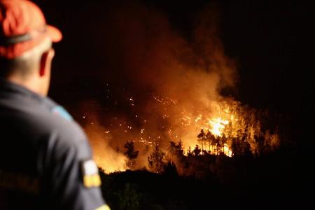Waldbrände auf Rhodos und Korfu: Das müssen Urlauber jetzt wissen Waldbrände auf Rhodos und Korfu: Das müssen Urlauber jetzt wissen