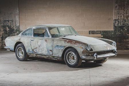Ferrari 330 GT 2+2 Series 2 by Pininfarina (1966)