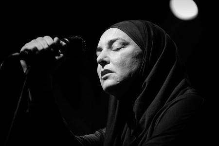 Irische Sängerin Sinéad O'Connor mit 56 Jahren gestorben Irische Sängerin Sinéad O'Connor mit 56 Jahren gestorben