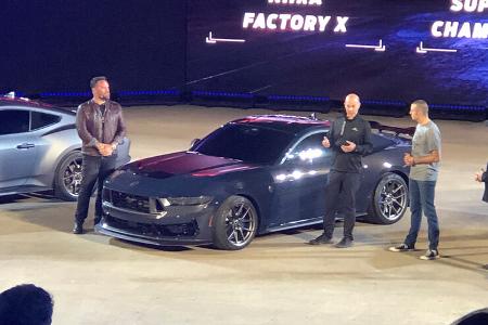Ford Mustang Dark Horse