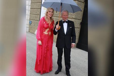 Thomas Gottschalk und Karina: Hand in Hand bei Salzburger Festspielen