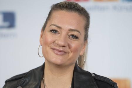 Juliette Schoppmann musste die Gebärmutter entfernt werden Juliette Schoppmann musste die Gebärmutter entfernt werden