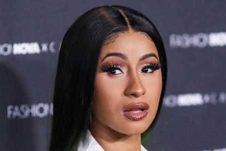 Nach Mikrofonwurf gegen Fan: Polizei ermittelt gegen Cardi B Nach Mikrofonwurf gegen Fan: Polizei ermittelt gegen Cardi B