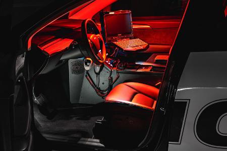 Unplugged Performance Tesla Model Y Police Interceptor Einsatzfahrzeug Blaulicht