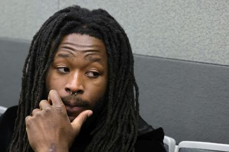 Nach Prügel-Attacke in Vegas: Drei Spiele Sperre für Kamara Nach Prügel-Attacke in Vegas: Drei Spiele Sperre für Kamara