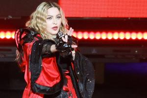 Nach Infektion: Madonna stellt neue Tourtermine in Aussicht