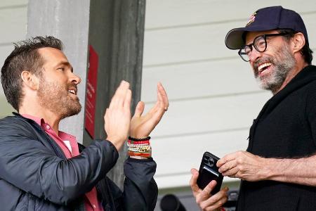 Gast in Wrexham: Hugh Jackman feuert Fußballteam von Ryan Reynolds an Gast in Wrexham: Hugh Jackman feuert Fußballteam von Ryan Reynolds an