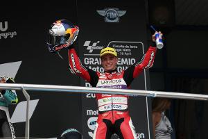 Espargaro siegt in Silverstone - historischer Sieg in Moto3