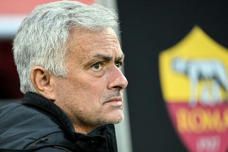 Mourinho lehnt Millionen-Offerten aus Saudi-Arabien ab Mourinho lehnt Millionen-Offerten aus Saudi-Arabien ab