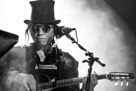 US-Sänger Sixto Rodriguez stirbt im Alter von 81 Jahren US-Sänger Sixto Rodriguez stirbt im Alter von 81 Jahren