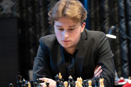 Schachtalent Keymer scheitert beim World Cup an Carlsen Schachtalent Keymer scheitert beim World Cup an Carlsen