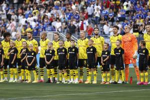 ONE8Y-Umfrage: BVB bleibt Bayern-Jäger Nummer eins
