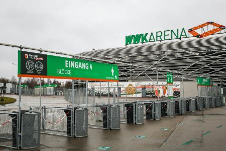 Bei FCA-Spiel: Versehentlicher Schuss aus Polizei-Dienstwaffe Bei FCA-Spiel: Versehentlicher Schuss aus Polizei-Dienstwaffe