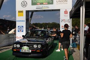 Team im BMW M3 gewinnt Oldtimer-Rallye