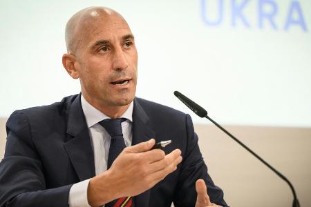 Rubiales entschuldigt sich für Kuss-Skandal Rubiales entschuldigt sich für Kuss-Skandal