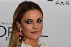 Wegen eines Stalkers? Drew Barrymore flüchtet aus einer Live-Show