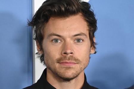 Harry Styles bringt erotische Düfte auf den Markt Harry Styles bringt erotische Düfte auf den Markt