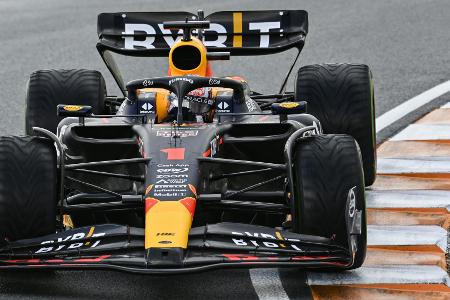 Verstappen rutscht und rast: Schnellster im Training Verstappen rutscht und rast: Schnellster im Training