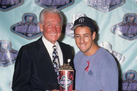 US-TV-Legende Bob Barker mit 99 Jahren verstorben US-TV-Legende Bob Barker mit 99 Jahren verstorben