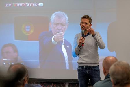 VAR-Chef Drees wirbt für mehr Transparenz in den Stadien VAR-Chef Drees wirbt für mehr Transparenz in den Stadien