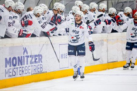 Mannheim und Ingolstadt gewinnen zum CHL-Auftakt Mannheim und Ingolstadt gewinnen zum CHL-Auftakt