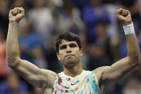 Alcaraz ohne Probleme - Wawrinka weiter auf Connors Spuren Alcaraz ohne Probleme - Wawrinka weiter auf Connors Spuren