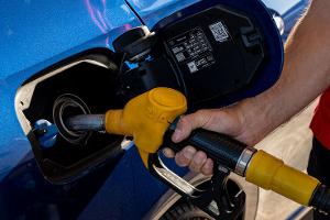 Benzin und Diesel verwechselt? Das müssen Sie tun!