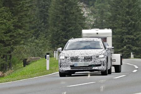 Erlkönig Skoda Superb Combi
