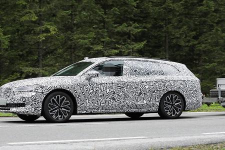 Erlkönig Skoda Superb Combi