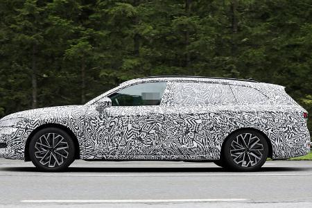 Erlkönig Skoda Superb Combi