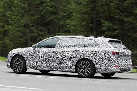 Erlkönig Skoda Superb Combi