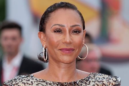 Mel B verrät Hochzeitspläne: Brautkleid von Victoria Beckham Mel B verrät Hochzeitspläne: Brautkleid von Victoria Beckham