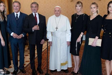 Treffen mit dem Papst: Sylvester Stallone ballt die Fäuste Treffen mit dem Papst: Sylvester Stallone ballt die Fäuste