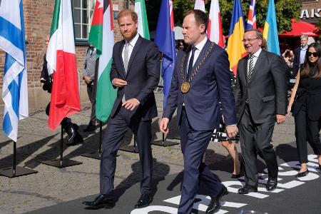 Invictus Games 2023: Prinz Harry im Düsseldorfer Rathaus empfangen Invictus Games 2023: Prinz Harry im Düsseldorfer Rathaus empfangen