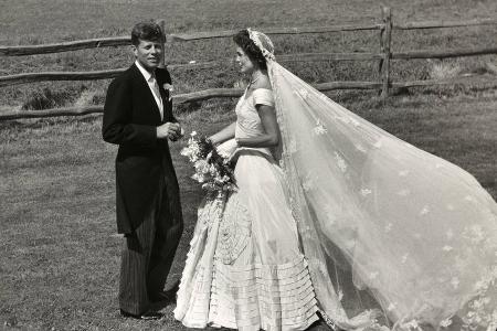 JFK-Hochzeit: Drama um Jackies Brautkleid und der Segen des Papstes JFK-Hochzeit: Drama um Jackies Brautkleid und der Segen des Papstes