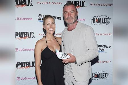 US-Schauspieler Liev Schreiber ist zum dritten Mal Papa geworden US-Schauspieler Liev Schreiber ist zum dritten Mal Papa geworden