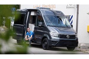 VW Crafter mit ausklappbarer Dusche