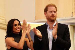 Düsseldorf: Meghan und Harry verabschieden sich mit Glamour-Auftritt