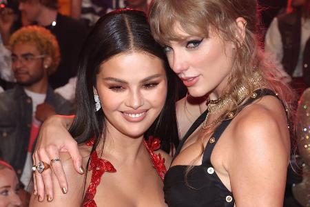 Seltenes Foto: Selena Gomez feiert ihre Seltenes Foto: Selena Gomez feiert ihre
