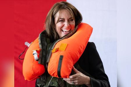 Prinzessin Kate: Lachanfall mit Rettungsweste Prinzessin Kate: Lachanfall mit Rettungsweste