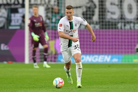 Gladbach verlängert Vertrag mit Elvedi bis 2027 Gladbach verlängert Vertrag mit Elvedi bis 2027